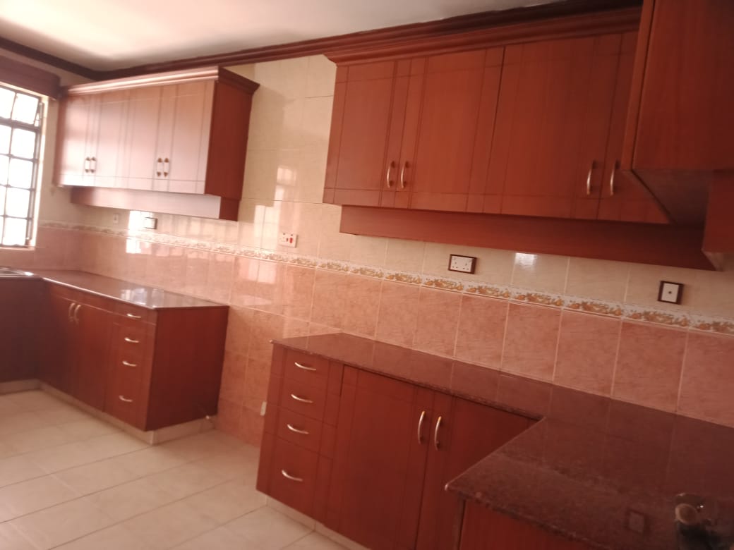 5 Bedroom Townhouse in Lavington/Westlands area