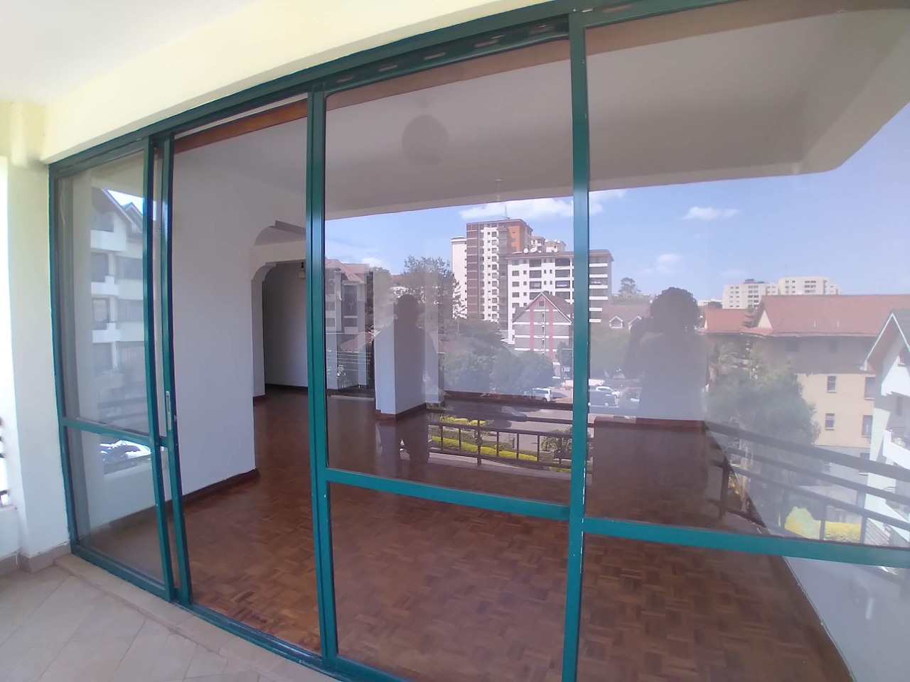 3Br unfurnished apartment + Dsq available for rent in Lavington