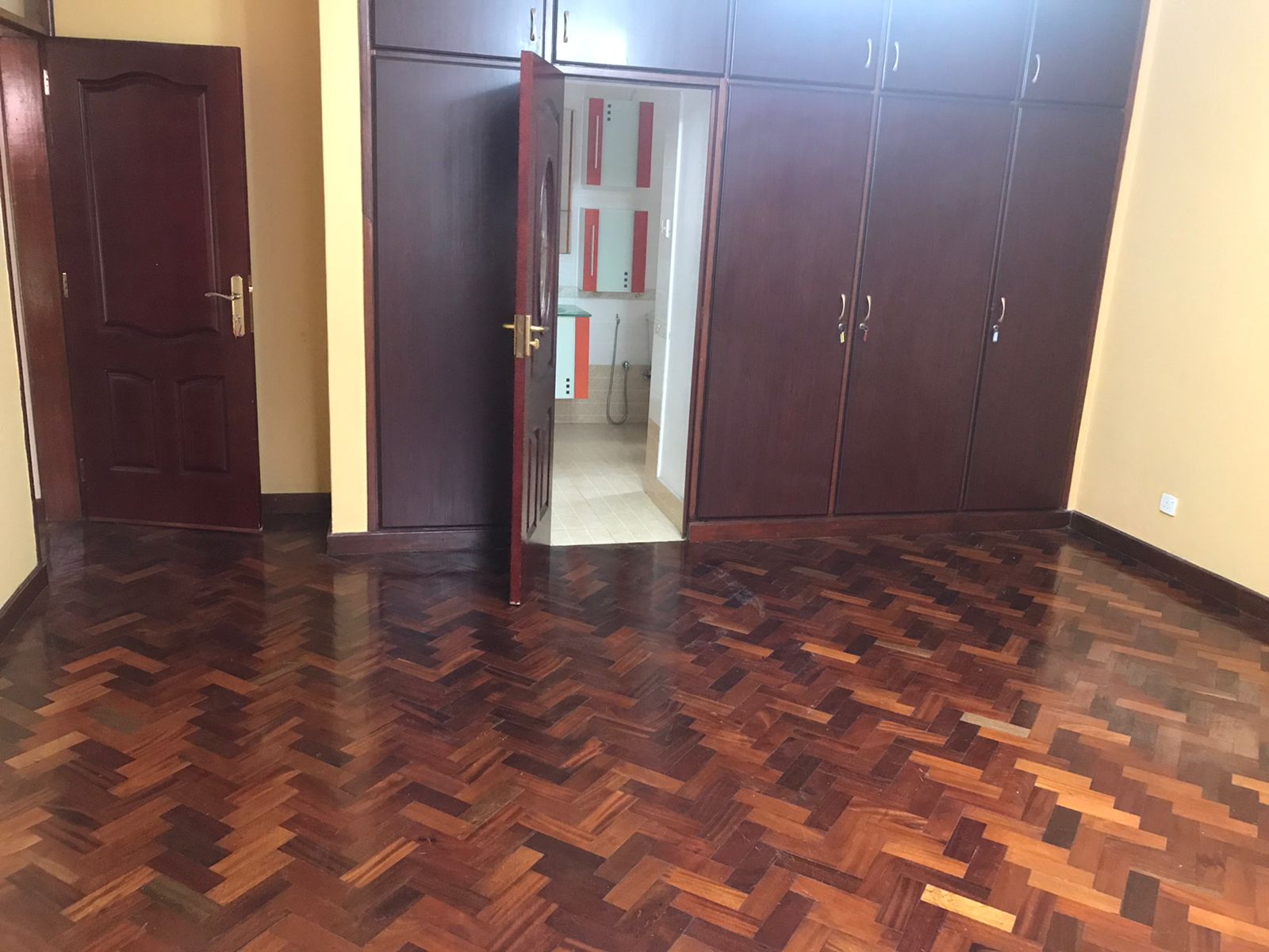 4Br+Dsq house available for rent in Thigiri