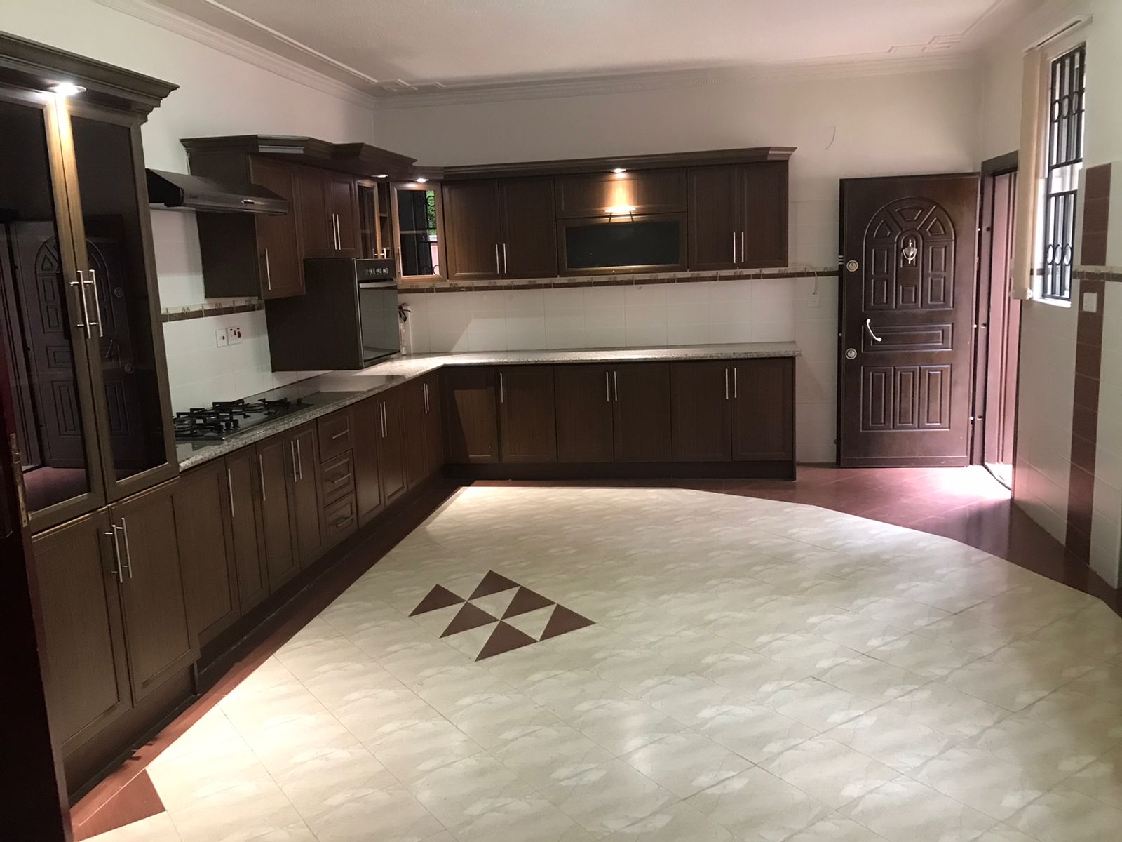 4Br+Dsq house available for rent in Thigiri
