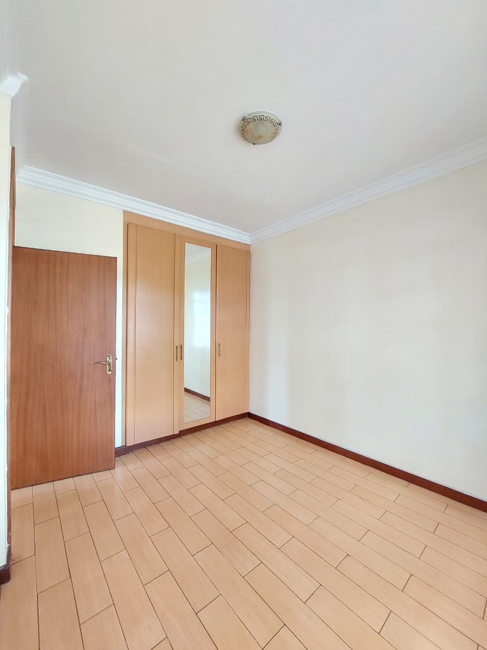 CHARMING 3 BEDROOM TOWNHOUSE IN LAVINGTON