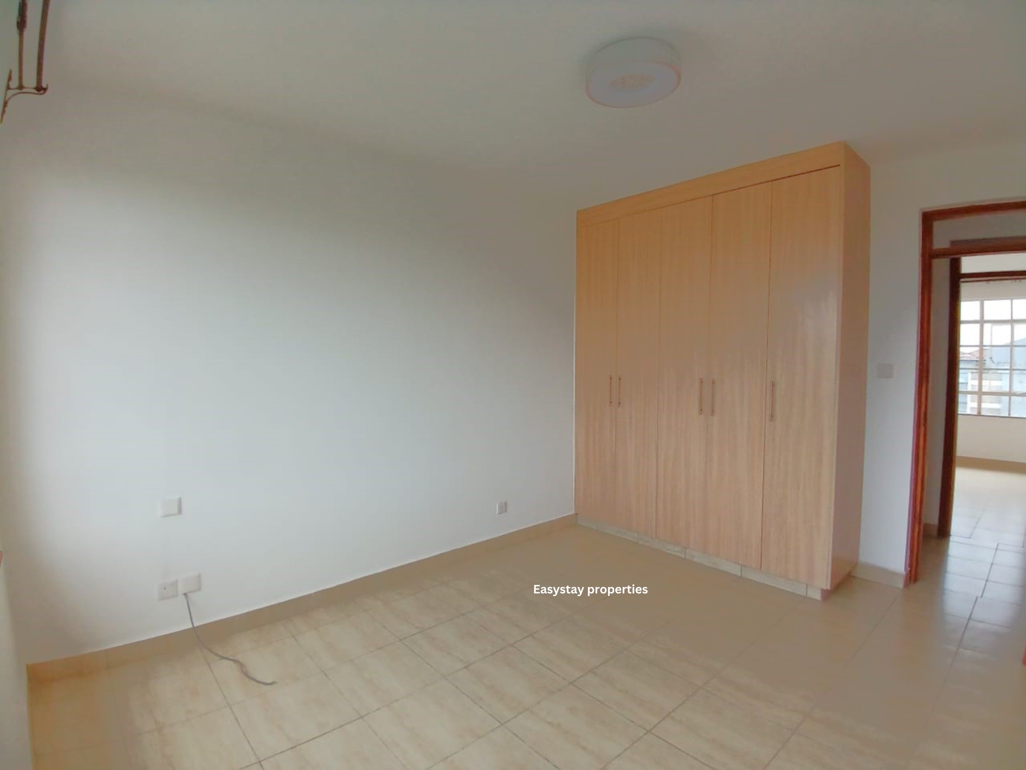LAVINGTON, 3 BEDROOM UNFURNISHED APARTMENT