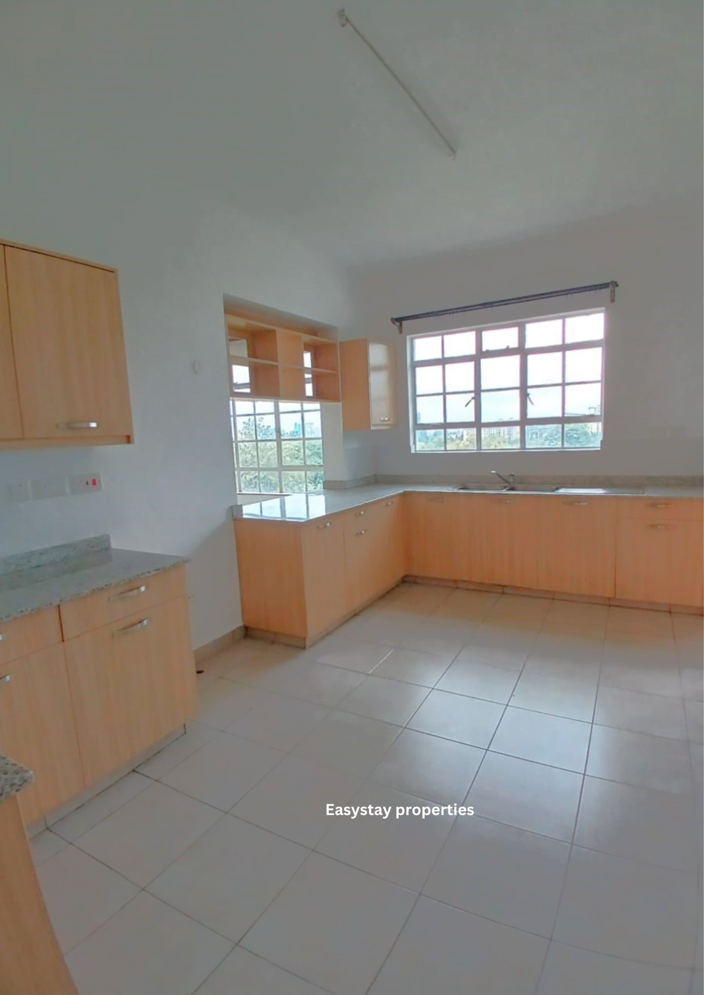 LAVINGTON, 3 BEDROOM UNFURNISHED APARTMENT