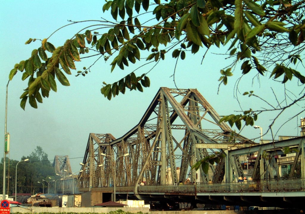 Hanoi cau long bien