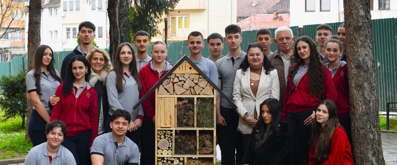 Nx&euml;n&euml;sit e gjimnazit &ldquo;Gjon Buzuku&rdquo; n&euml; Prizren promovojn&euml; biodiversitetin p&euml;rmes iniciativave praktike
