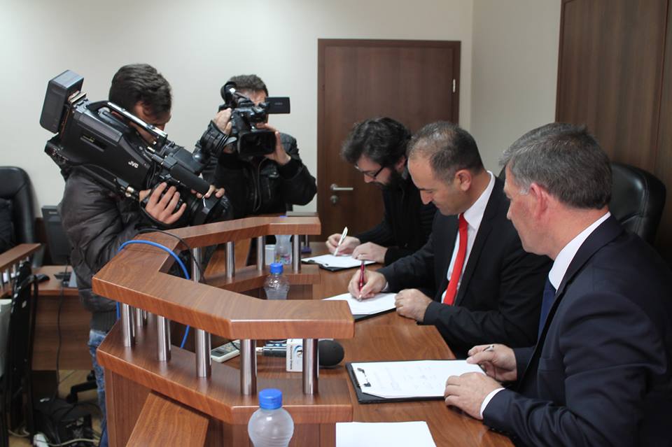 Signing of a Memorandum of Understanding for the Program of Public Relations Interns