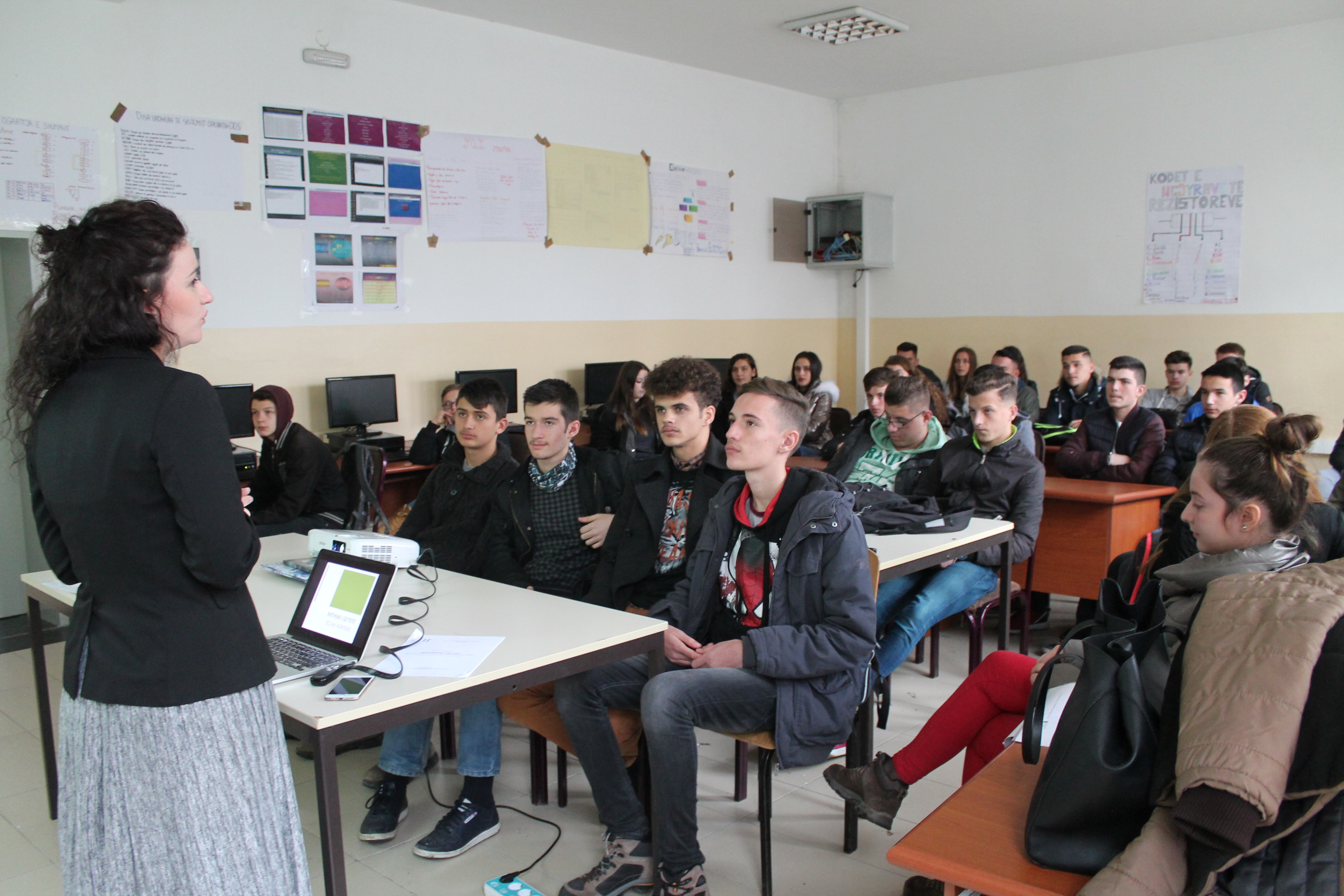 The series of presentations in university and middle schools have finished