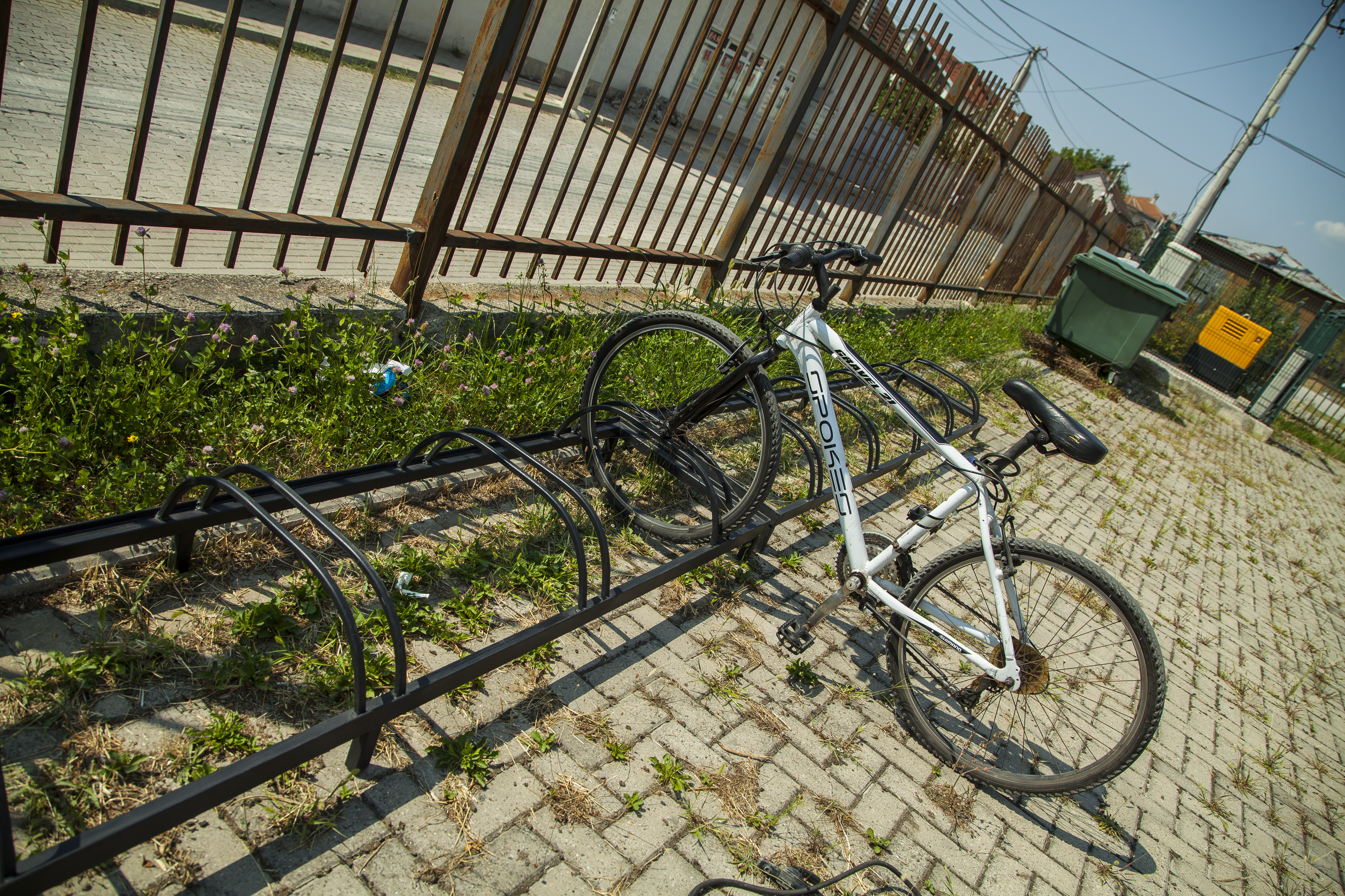 Parking i bi&ccedil;ikletave p&euml;r nx&euml;n&euml;sit e shkoll&euml;s &quot;Luciano Motroni&quot;