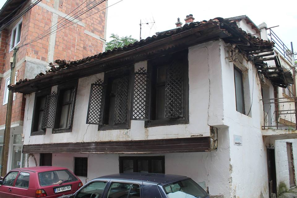 THE OLD HOUSE IN THE HISTORIC CENTER OF PRIZREN IS DEMOLISHED BY INSTITUTIONAL PERMIT