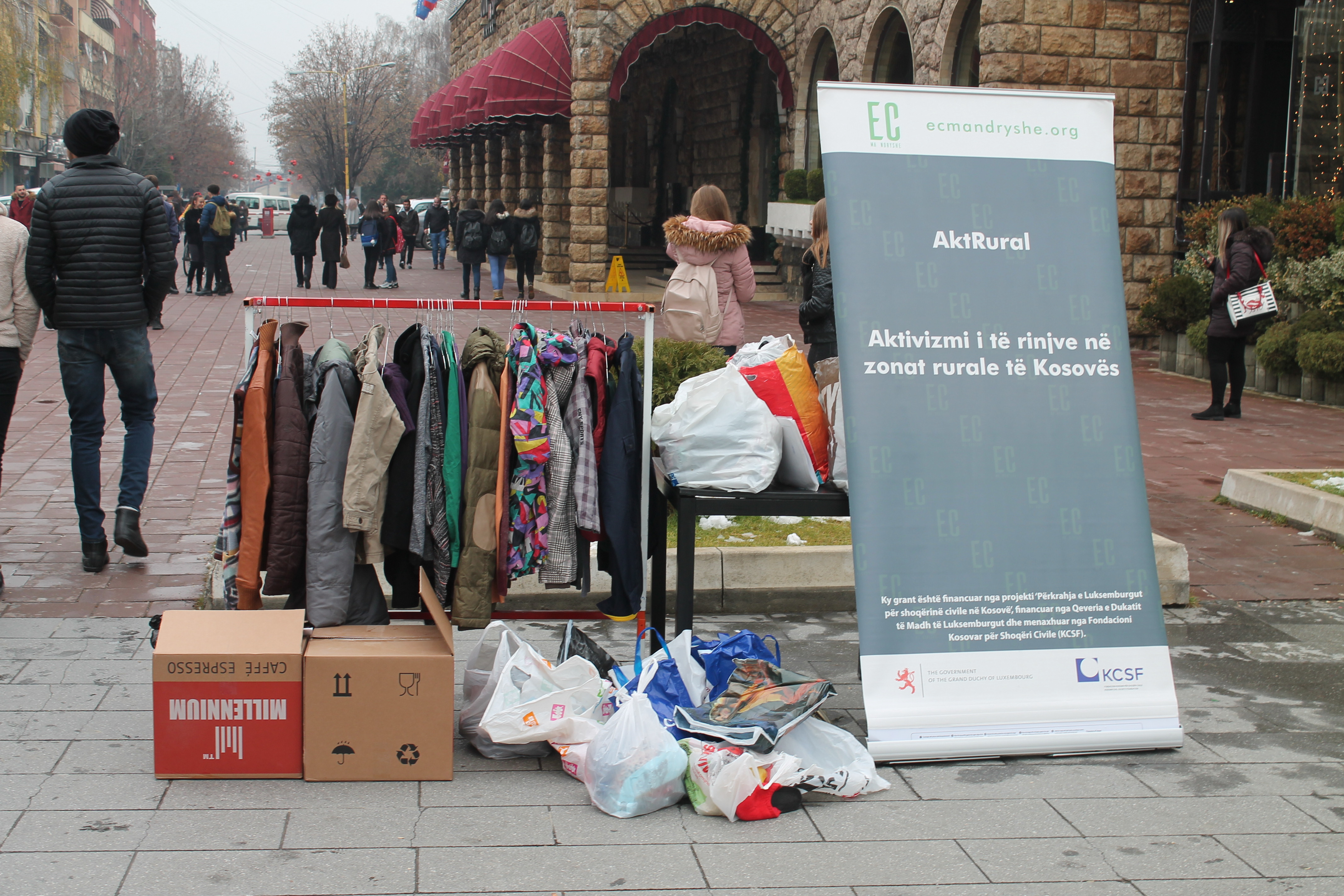 Realizohet iniciativa “Zbute dimrin pak”