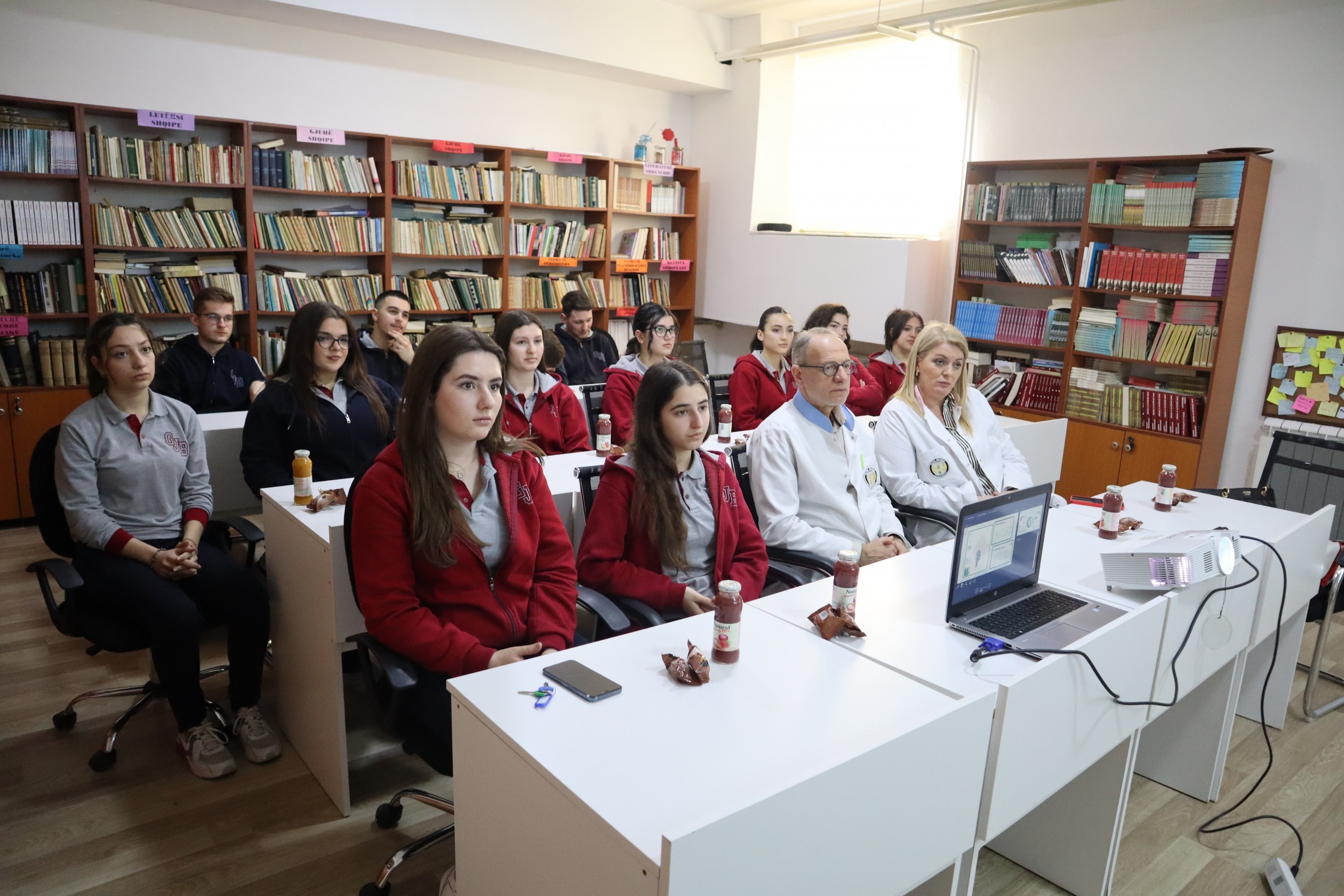 EC-i takon Eko-Klubet në 12 shkolla të mesme të Rajonit të Jugut