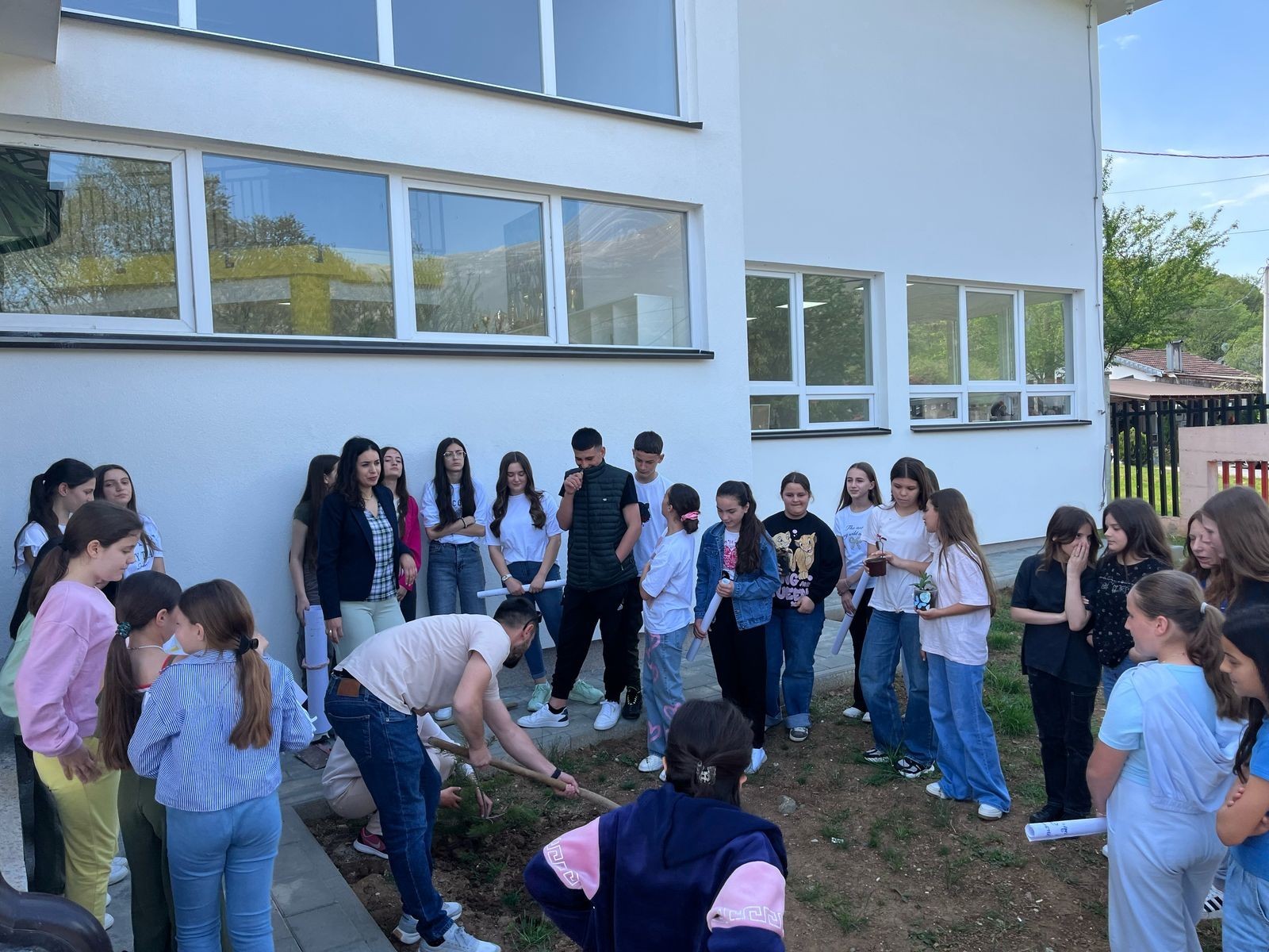 Dita e Tokës shënohet në Vërmicë në bashkëpunim me komunitetin shkollor