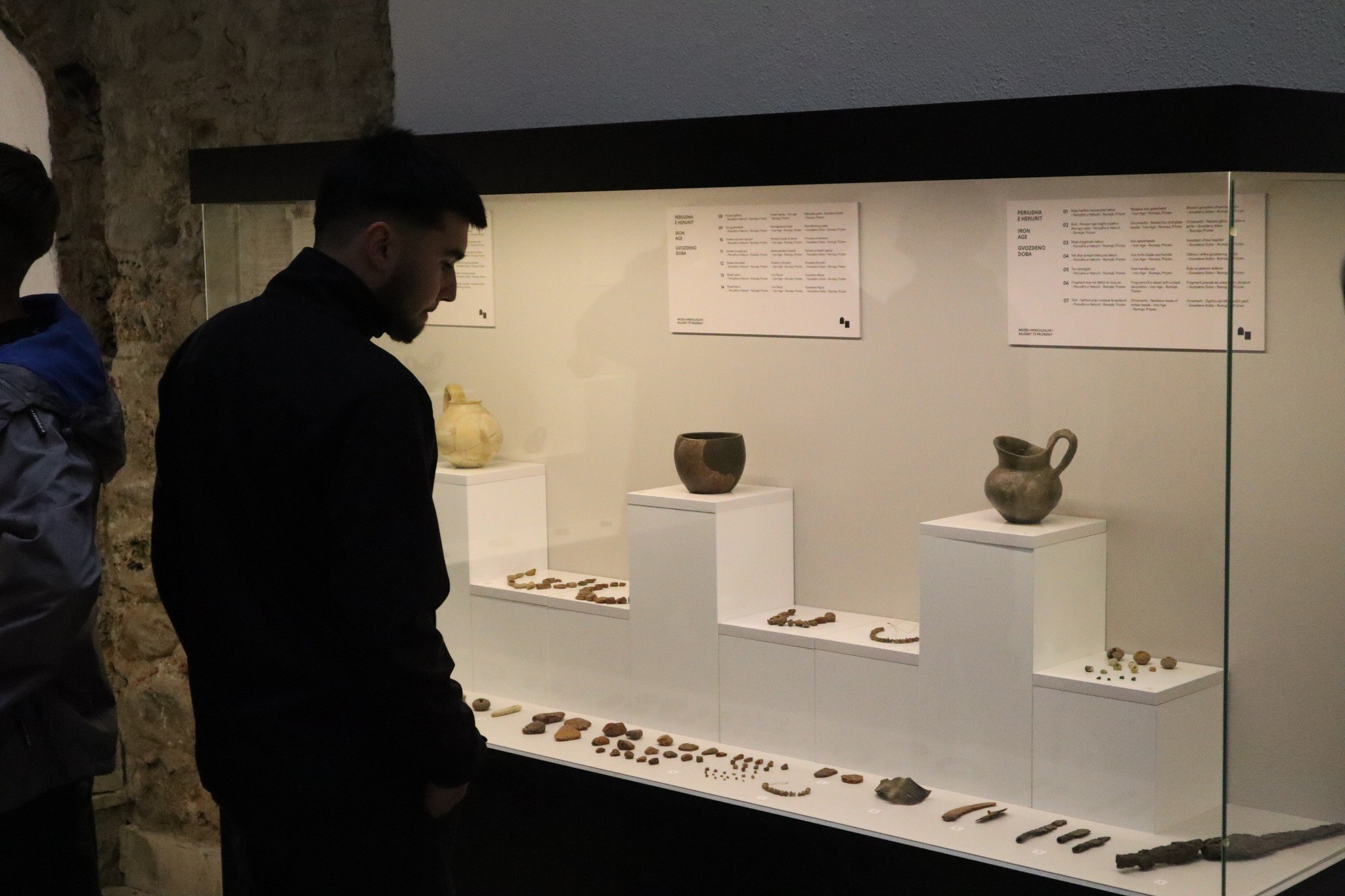 Nxënësit e fshatit Skorobisht vizitojnë muzetë dhe monumentet në Prizren për nder të Ditës Ndërkombëtare të Muzeve