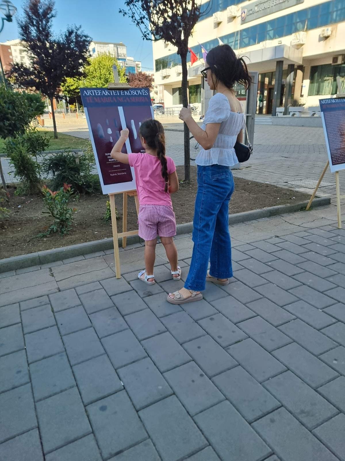 EKSPOZITA “ARTEFAKTET E KOSOVËS TË MARRA NGA SERBIA” HAPET NË FERIZAJ
