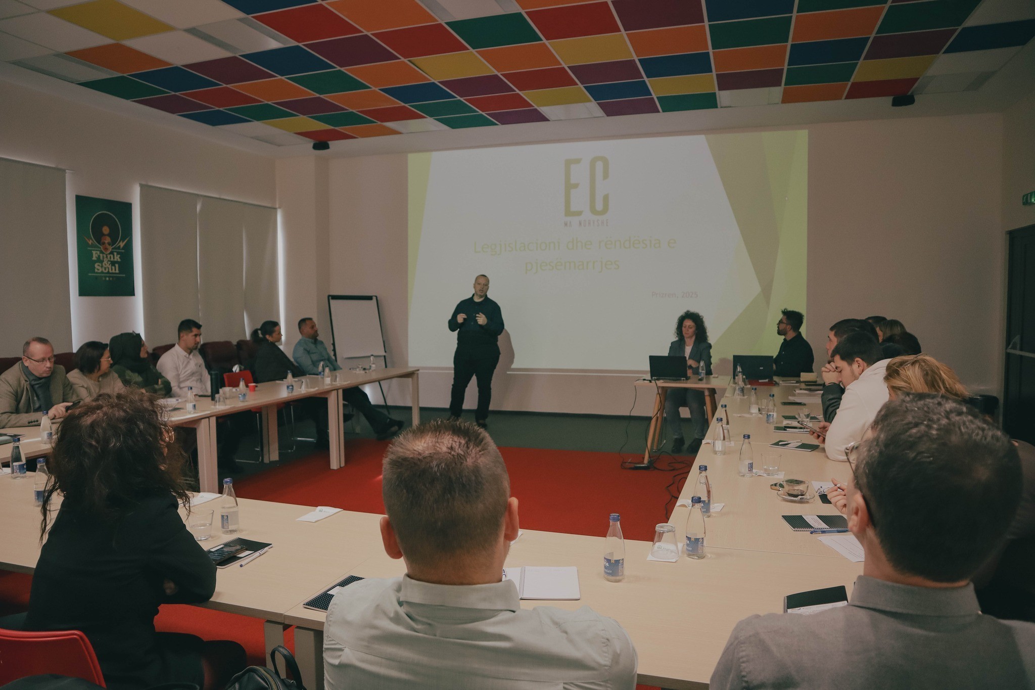 Mbahet trajnimi “Prizreni i qëndrueshëm: Zhvillimi qarkor, zgjidhjet e bazuara në natyrë dhe planifikimi pjesëmarrës”