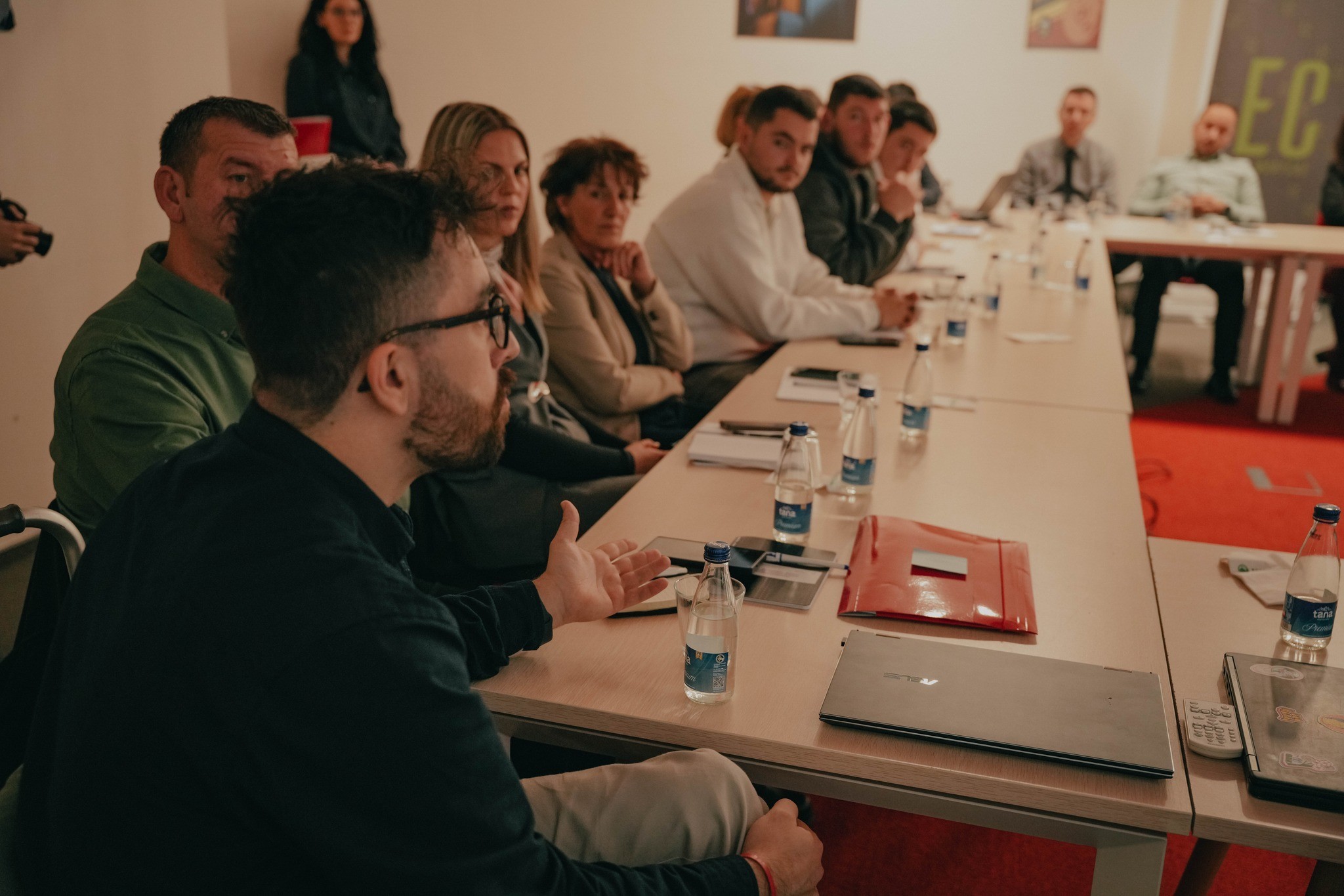 Mbahet trajnimi “Prizreni i qëndrueshëm: Zhvillimi qarkor, zgjidhjet e bazuara në natyrë dhe planifikimi pjesëmarrës”