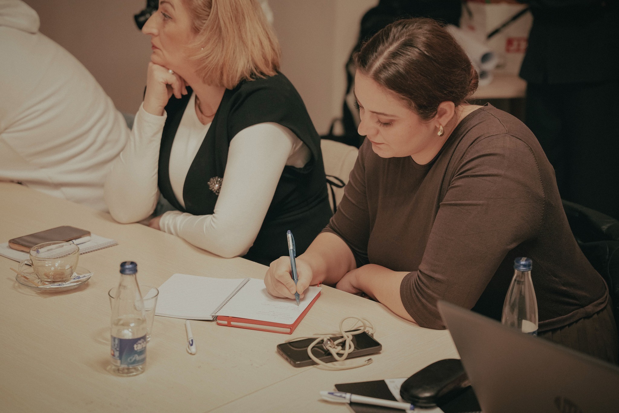 Mbahet trajnimi “Prizreni i qëndrueshëm: Zhvillimi qarkor, zgjidhjet e bazuara në natyrë dhe planifikimi pjesëmarrës”