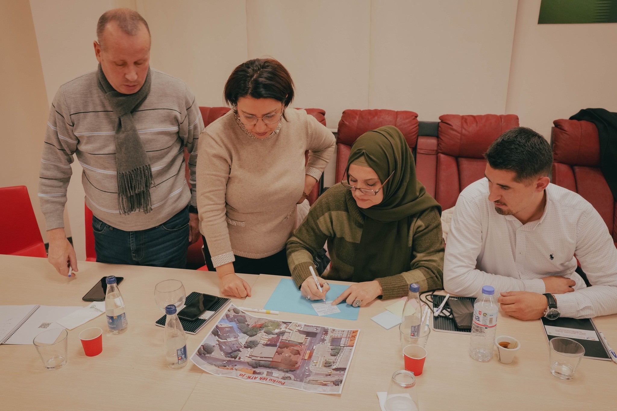 Mbahet trajnimi “Prizreni i qëndrueshëm: Zhvillimi qarkor, zgjidhjet e bazuara në natyrë dhe planifikimi pjesëmarrës”