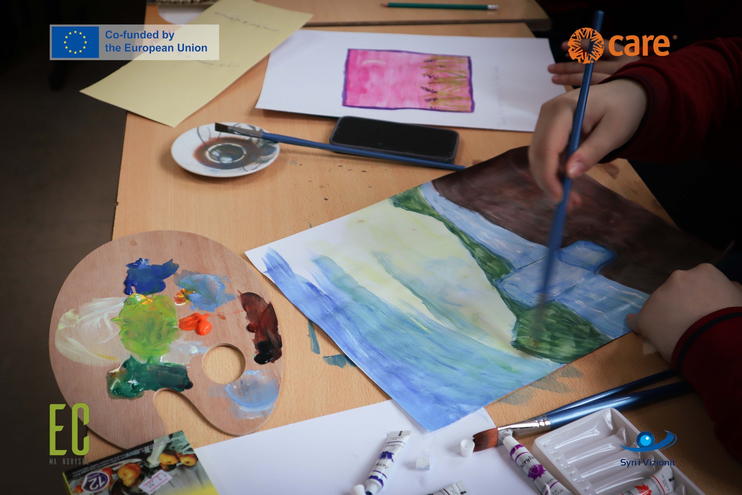 Nx&euml;n&euml;sit e Gjimnazit &ldquo;Remzi Ademaj&rdquo; n&euml; Prizren transformojn&euml; hap&euml;sir&euml;n shkollore me iniciativ&euml;n e gjelb&euml;r