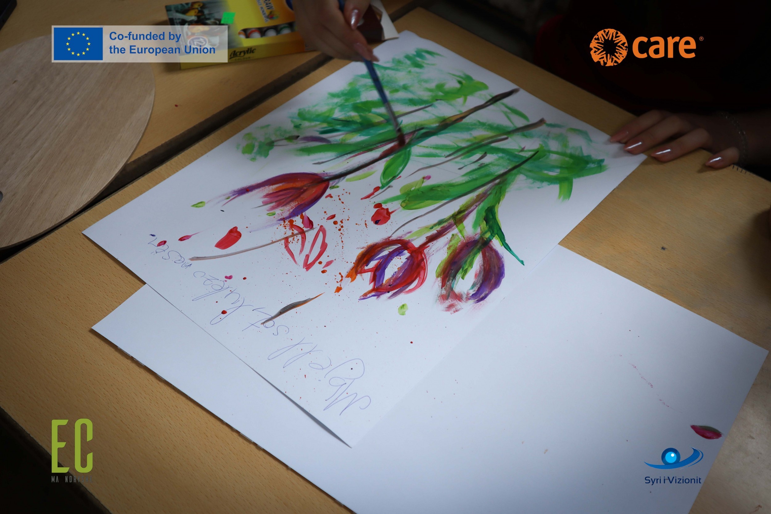 Nx&euml;n&euml;sit e Gjimnazit &ldquo;Remzi Ademaj&rdquo; n&euml; Prizren transformojn&euml; hap&euml;sir&euml;n shkollore me iniciativ&euml;n e gjelb&euml;r