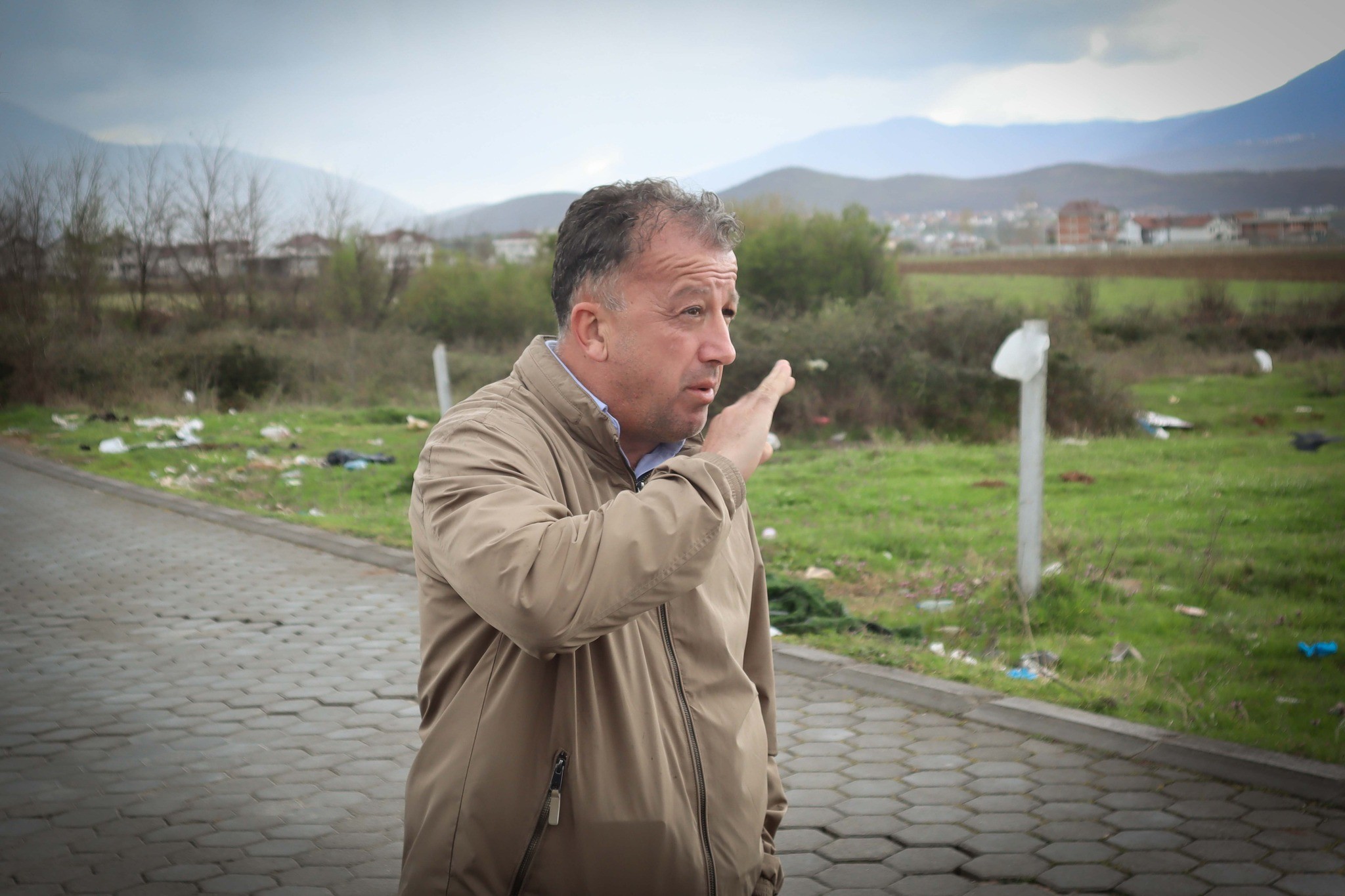 Mbahet takimi me banor&euml;t e lagjes &ldquo;Jeta e Re&rdquo;, diskutohen sfidat urbane dhe mjedisore