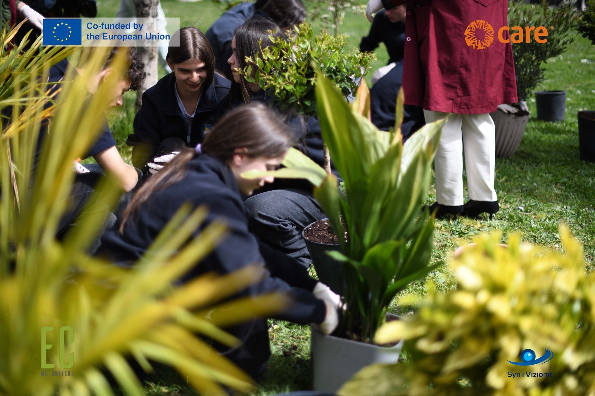 Nx&euml;n&euml;sit e SHMLE &ldquo;Kadri Kusari&rdquo; n&euml; Gjakov&euml; nd&euml;rmarrin nism&euml; p&euml;r gjelb&euml;rimin e hap&euml;sirave shkollore