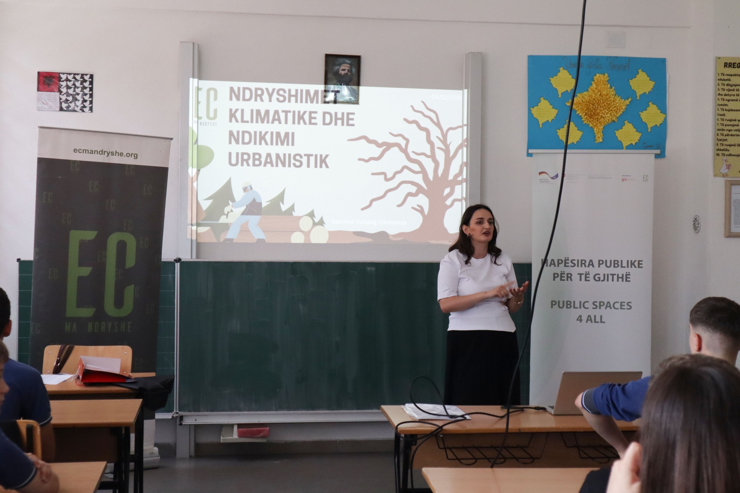 Mbahet sesioni nd&euml;rveprues me nx&euml;n&euml;sit e Prizrenit p&euml;r ndryshimet klimatike dhe hap&euml;sirat publike