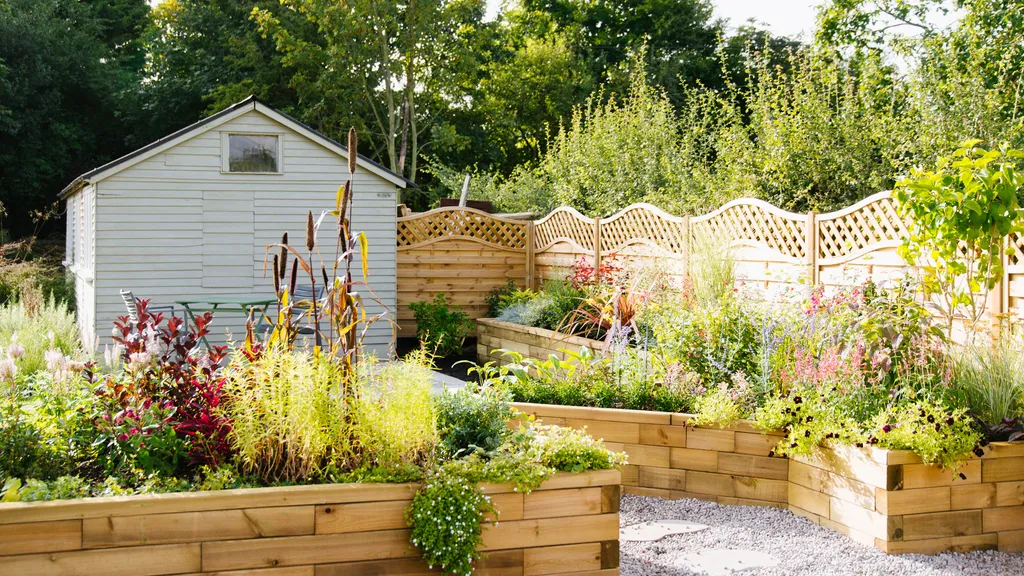 How to create a sustainable and low-maintenance garden