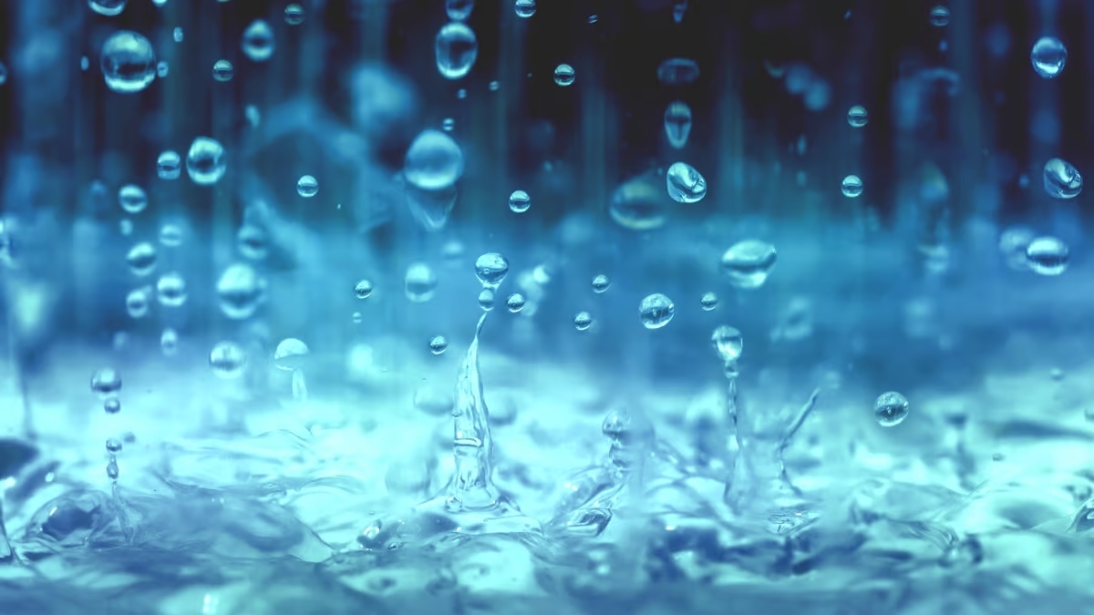 Scientists make electricity from falling rainwater