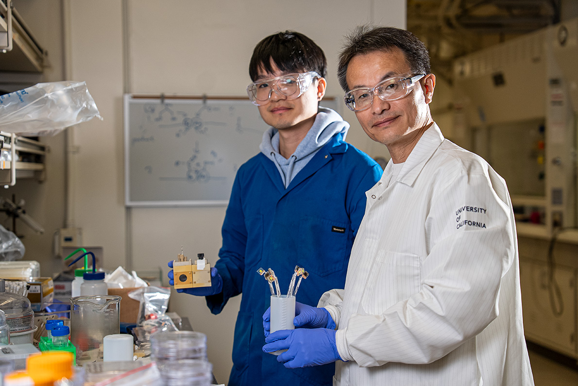Artificial leaf converts CO2 into valuable fuels