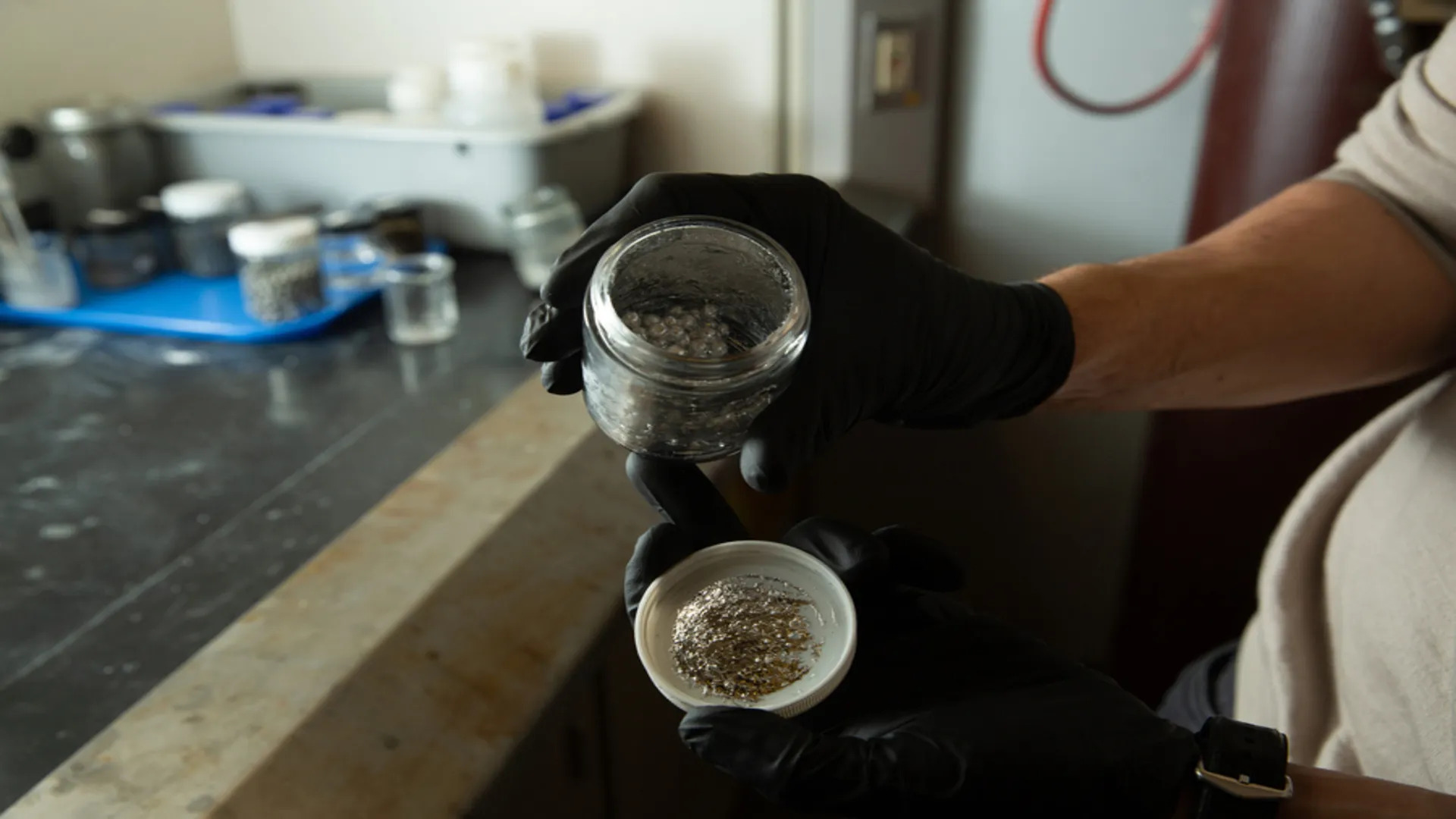Hydrogen fuel from scrap aluminum and seawater