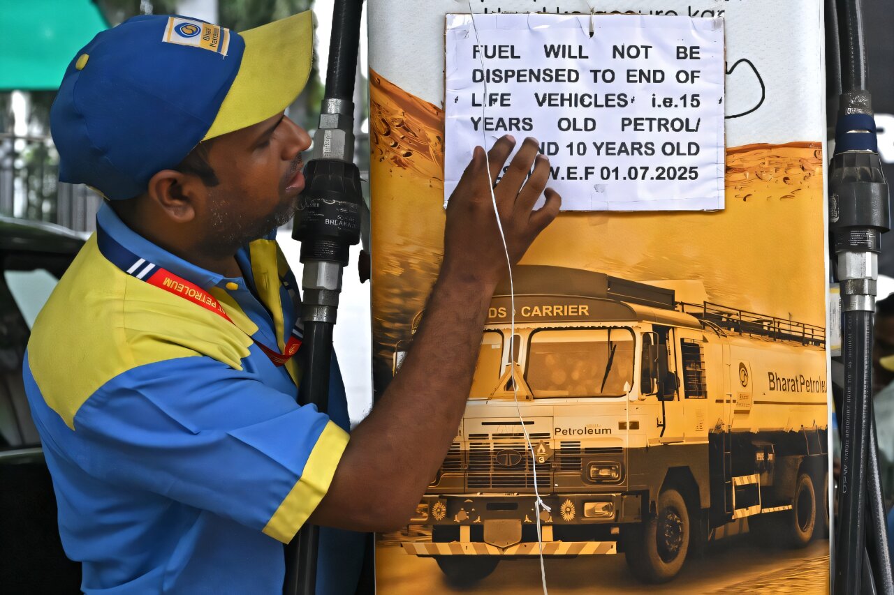 New Delhi bans fuel for older cars