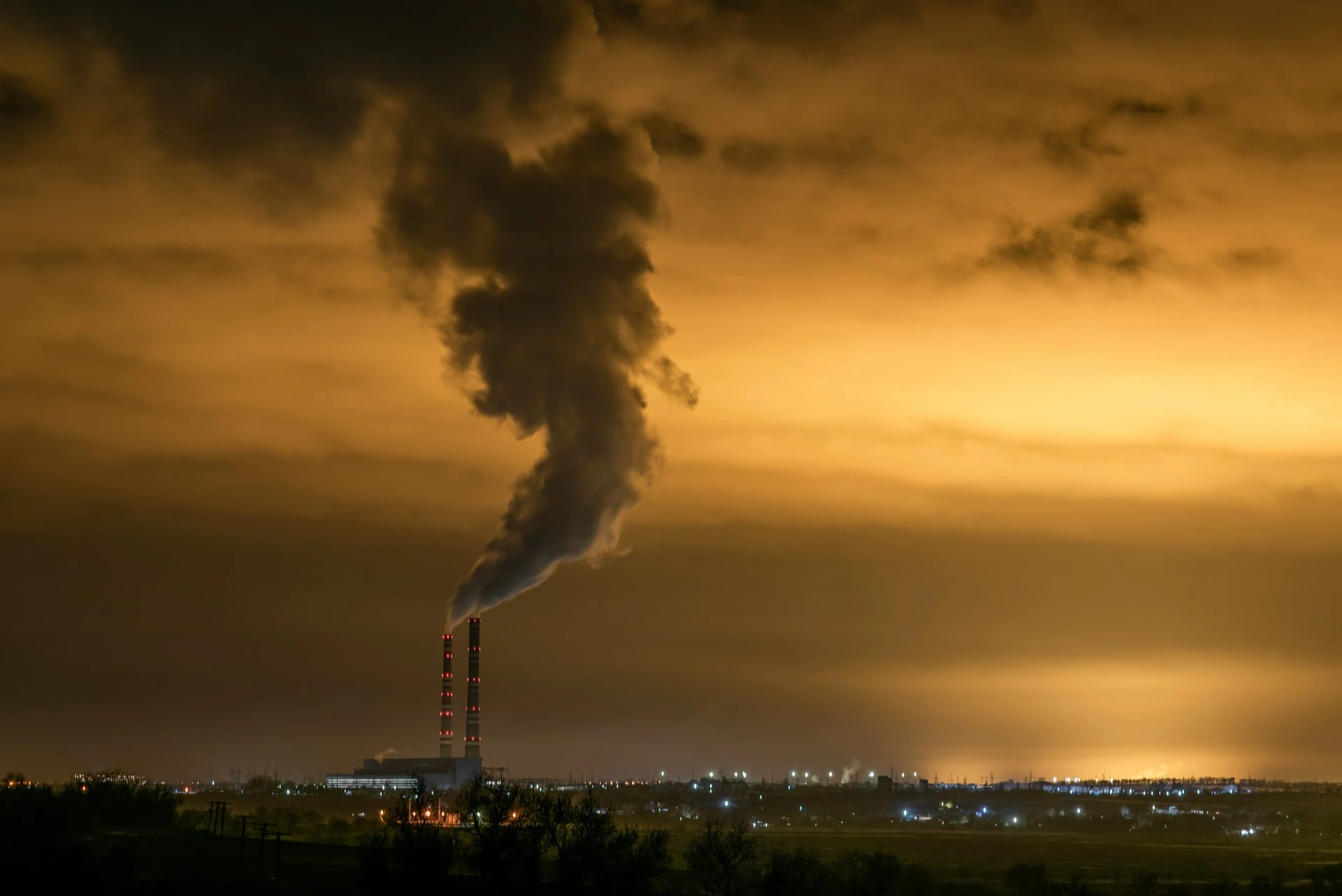 Record CO2 levels raise alarms over climate change