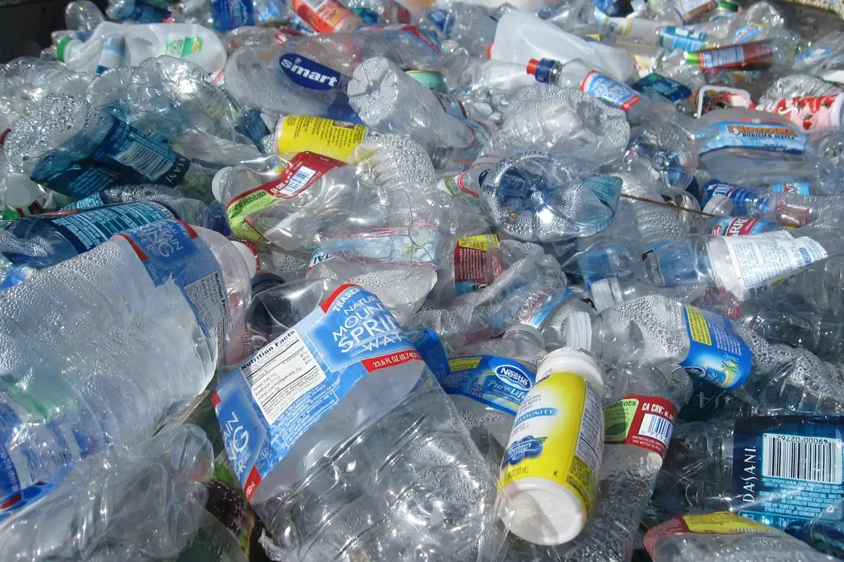 Decomposing plastic waste in hours, not centuries