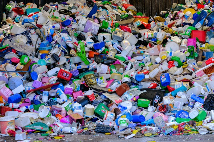 Scientists convert plastic waste into carbon