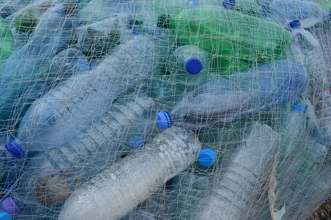 Massachusetts will stop buying plastic