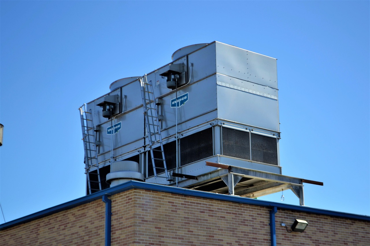 Sustainable living made easy: pairing self-drying roofs with energy-efficient HVAC systems