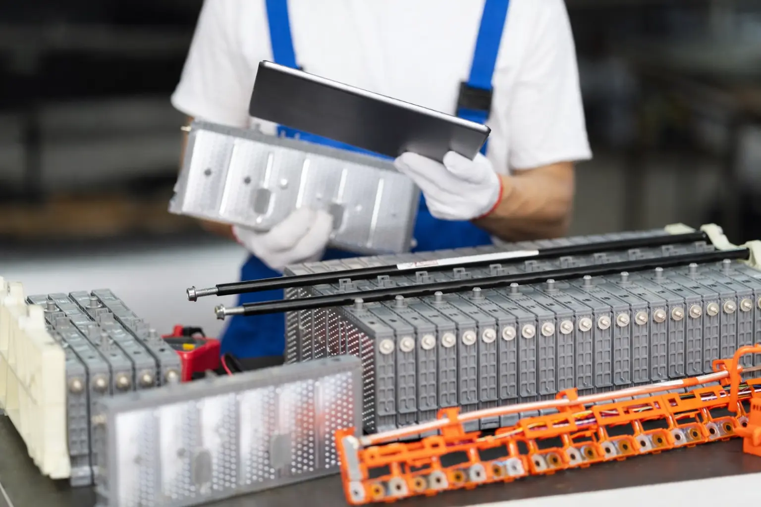 Gas battery turns CO2 into clean electricity