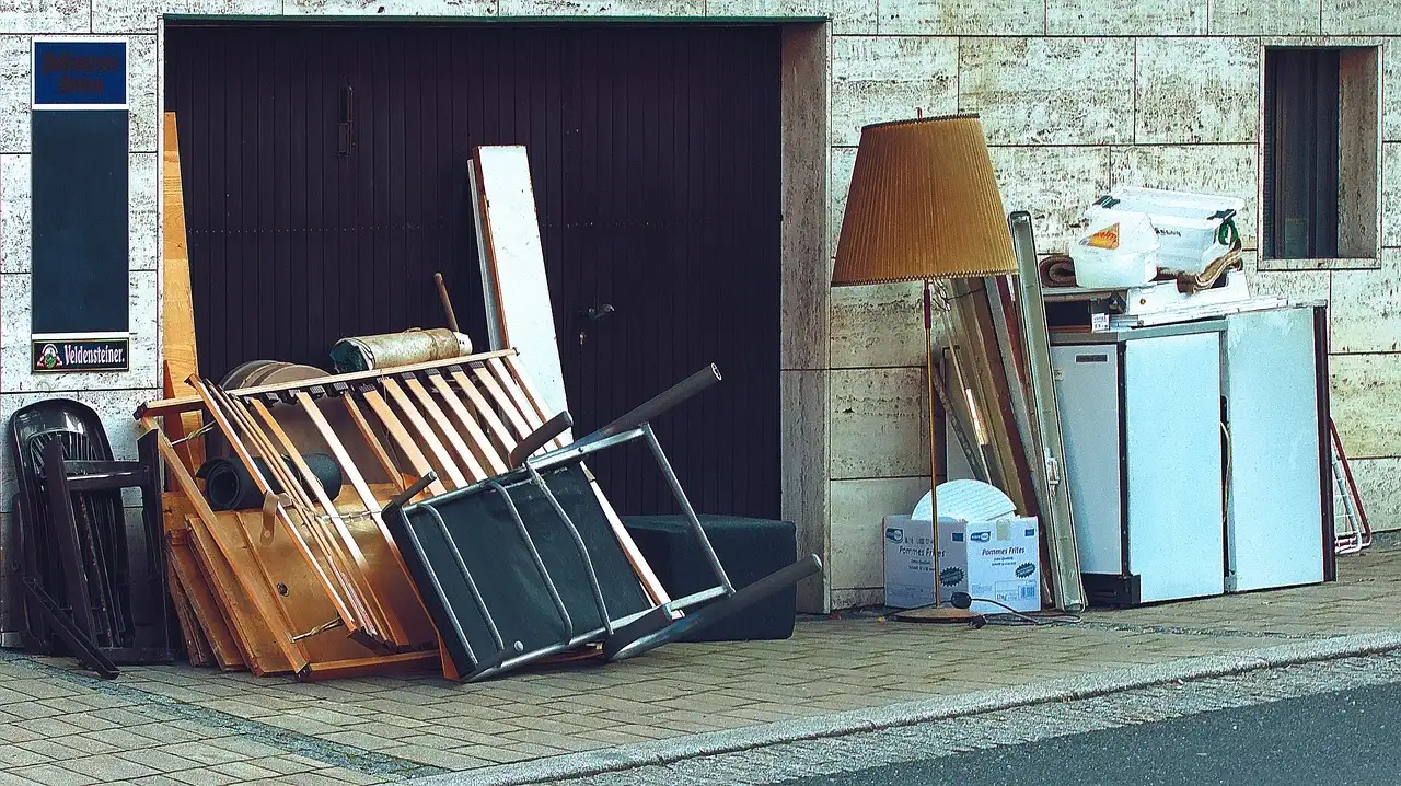 Hot tub, appliance, or mattress: rent a bin or book a specialist for bulky item removal?