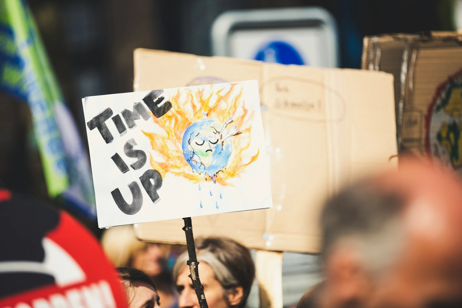 UN adopts landmark climate resolution