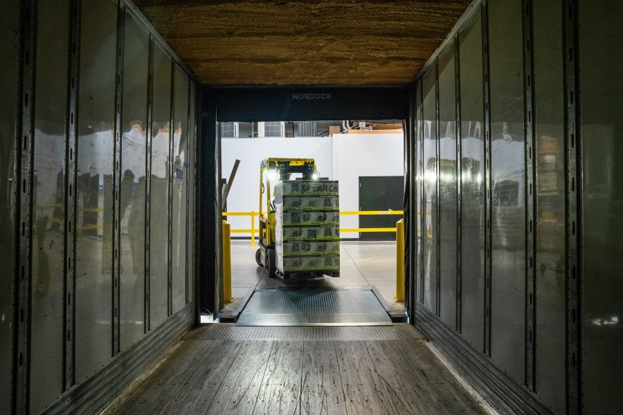 DHL and Shopify partnership simplifies global shipping for online retailers
