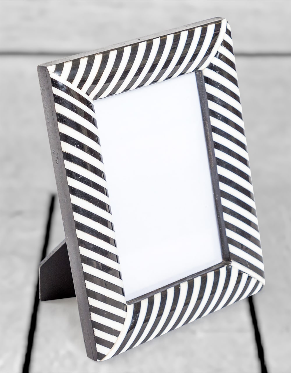 Black and White Striped 4x6" Photo Frame