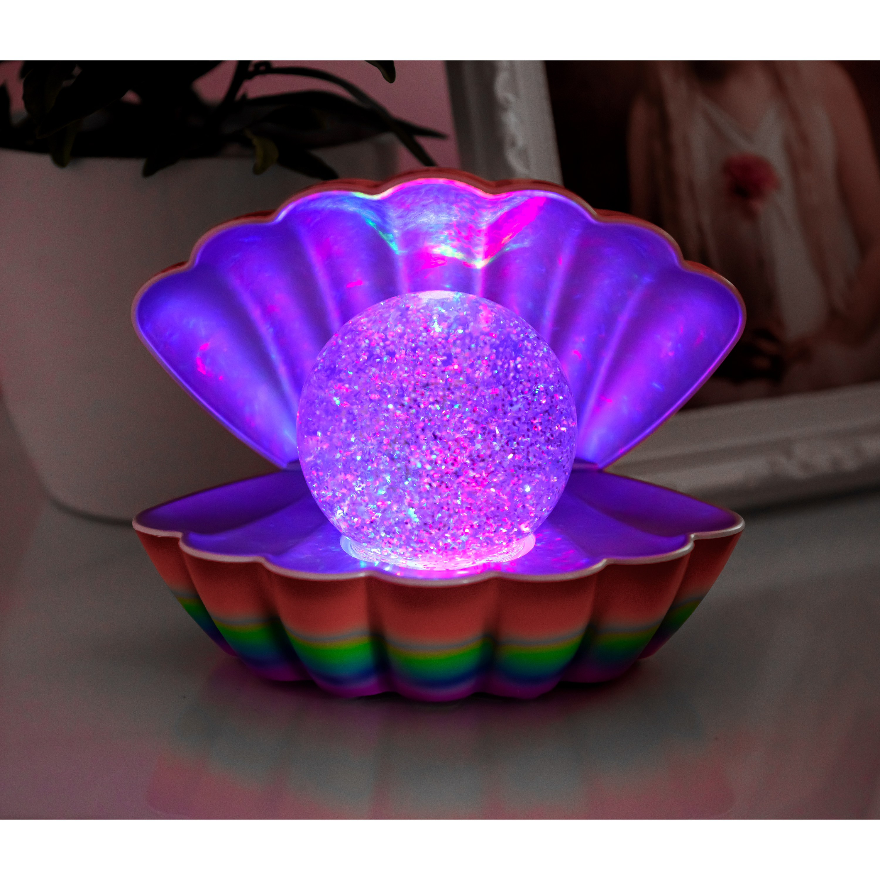 Rainbow Colour Ch'ging LED Clam wt Glitter Pearl