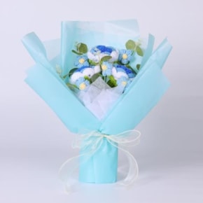 Blue & White Rose Crochet Flower Bouquet