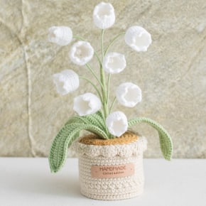 Crochet Bellflower with Crochet Pot - White