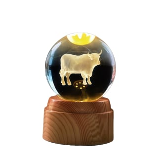 Highland Cow Rotating 3D Crystal Globe Light