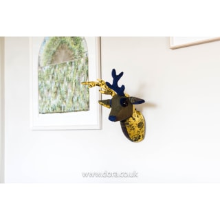 Buck Trophy Head Deer Wall mounting by Dora