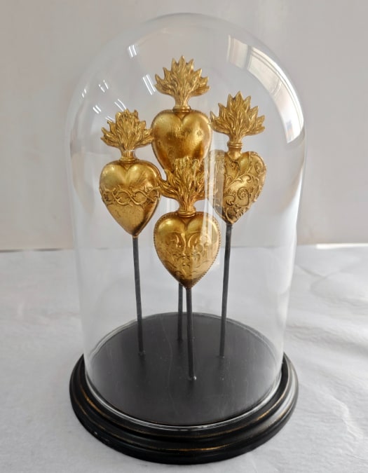 Glass Dome/Cloche w/ Multi Gold Hearts on Black Base