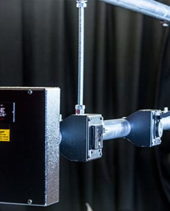 Internally Wired Bar with black sockets