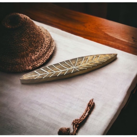 Leaf Mangowood Incense Holder wt Gold Carving